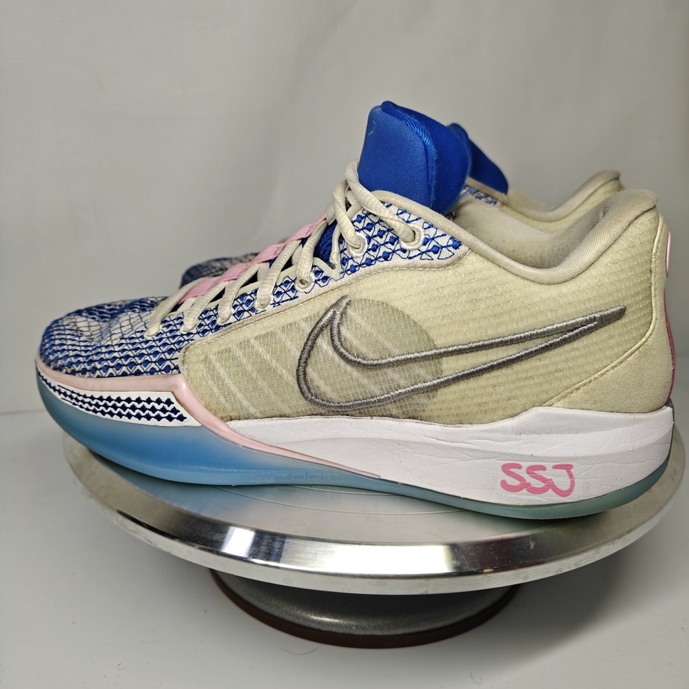 Nike Women's Blue and Cream Sneakers